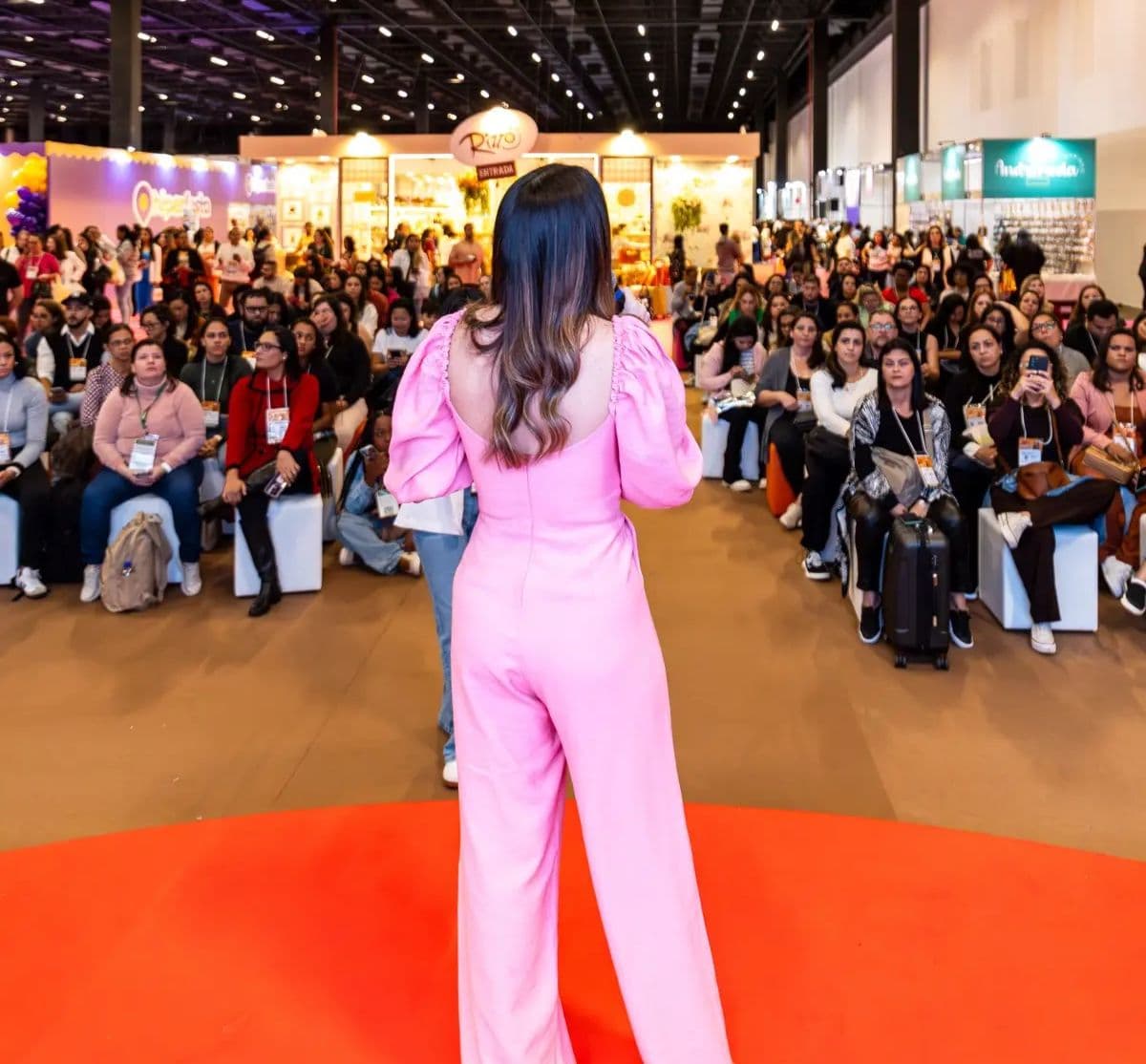 Priscila frente al escenario